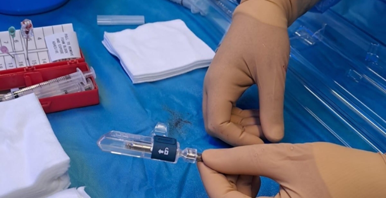 ULSRL com 467 implantes de dispositivos cardíacos em 2025